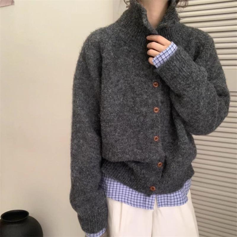 

Korean Autumn and Winter Loose Solid Color Turtleneck Single-breasted Knitted Cardigan Top Thick Lapel Sweater Jacket Women One size темно-серого