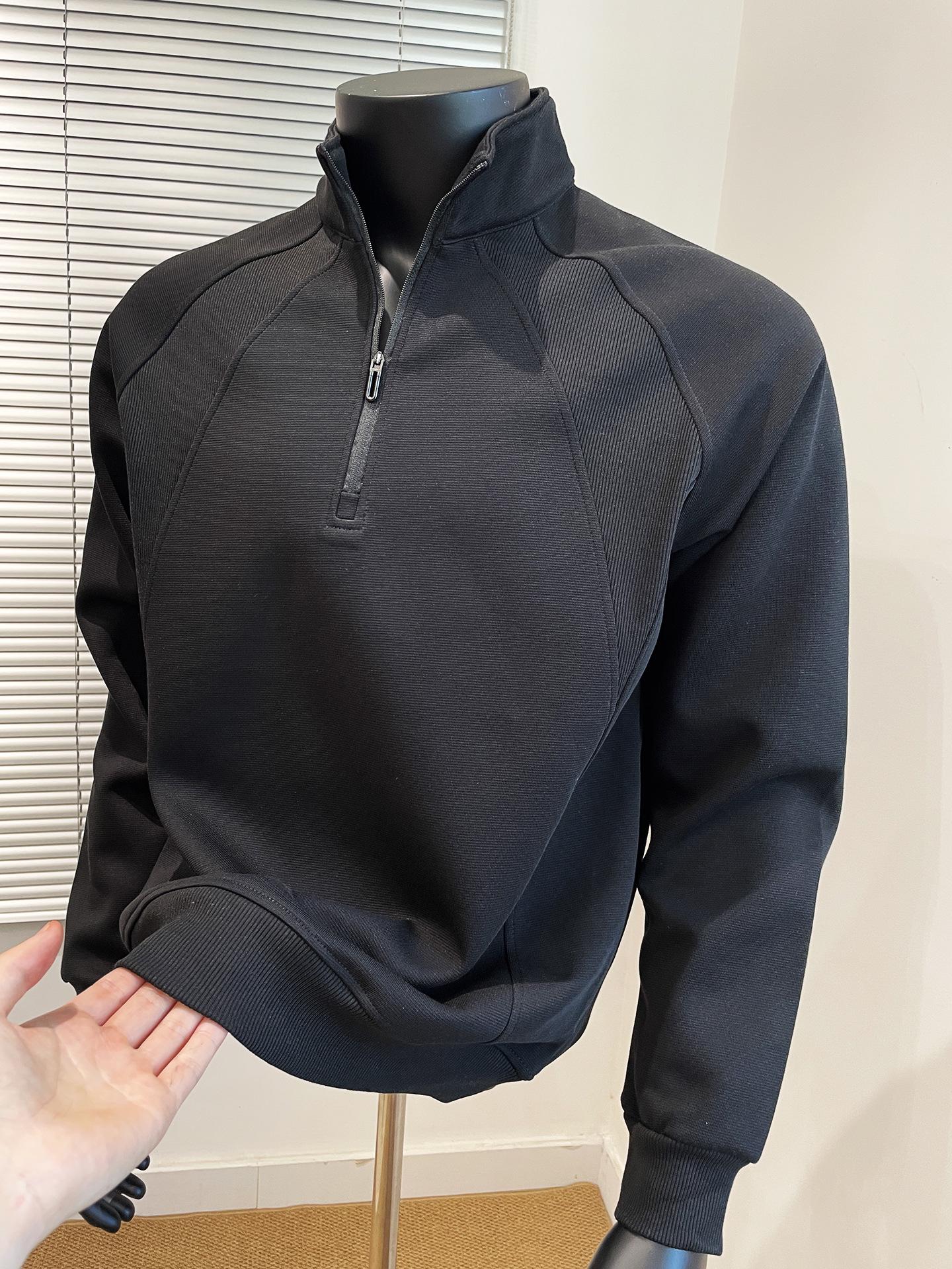 Men s Trendy Patchwork Half-Zip Stand-Up Collar Sweatshirt for Autumn and Winter M