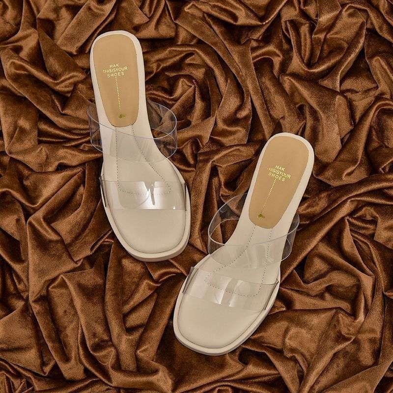 

Наступая на дерьмо, чувствуя толстую подошву, водонепроницаемый стол, прозрачное слово, с босоножками на высоком каблуке, женщины носят хрустальный каблук, толстый каблук, крутые шлепки 42