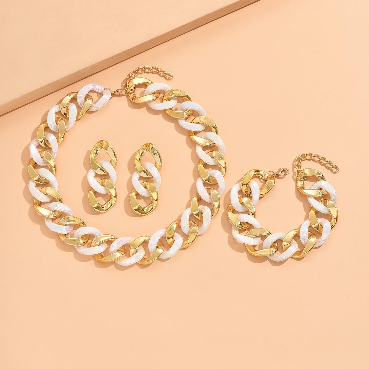 

Модные украшения для женщин