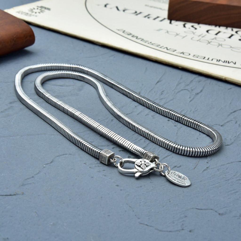 2026 Quadratische Schlangenkette mit Vajra-Stößel Personalisierte Schnalle Kettenbreite 4m Schwerindustrie Mode Partnerkette