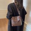 Bags Women's Bucket Bags Versatile Large Capacity 2025 Autumn and Winter New Trendy Commuter Shoulder Messenger Bag