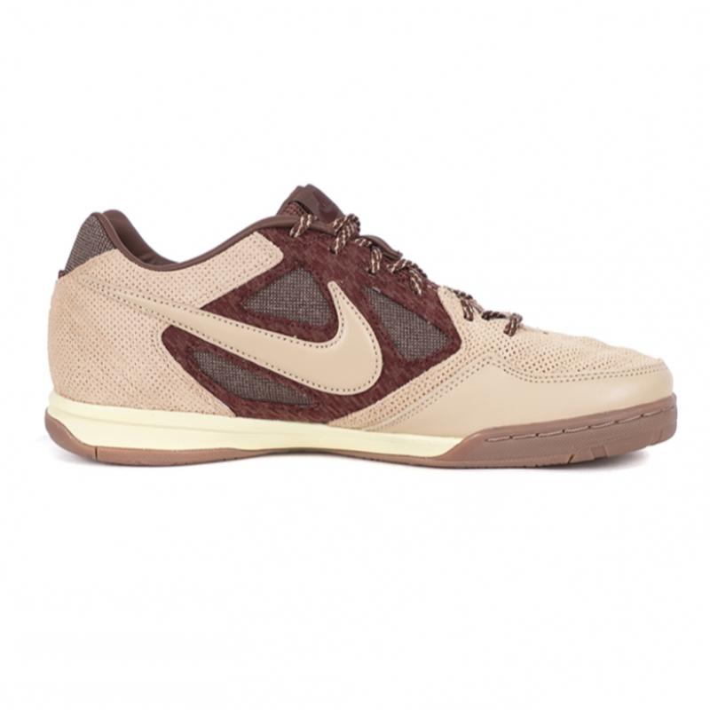 Nike Cat Sneakers