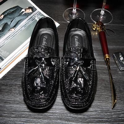 Mocassini da Uomo in Vera Pelle Personalità Lucida Scarpe da Guida da Uomo Nuovo Design Slip-on Piatte Scarpe Casual Leggere Mocassini