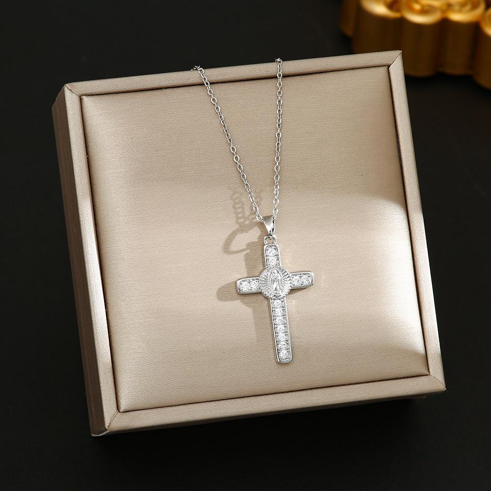 Women's Light Luxury Zirconia Cross Necklace - Stainless Steel Clavicle Chain