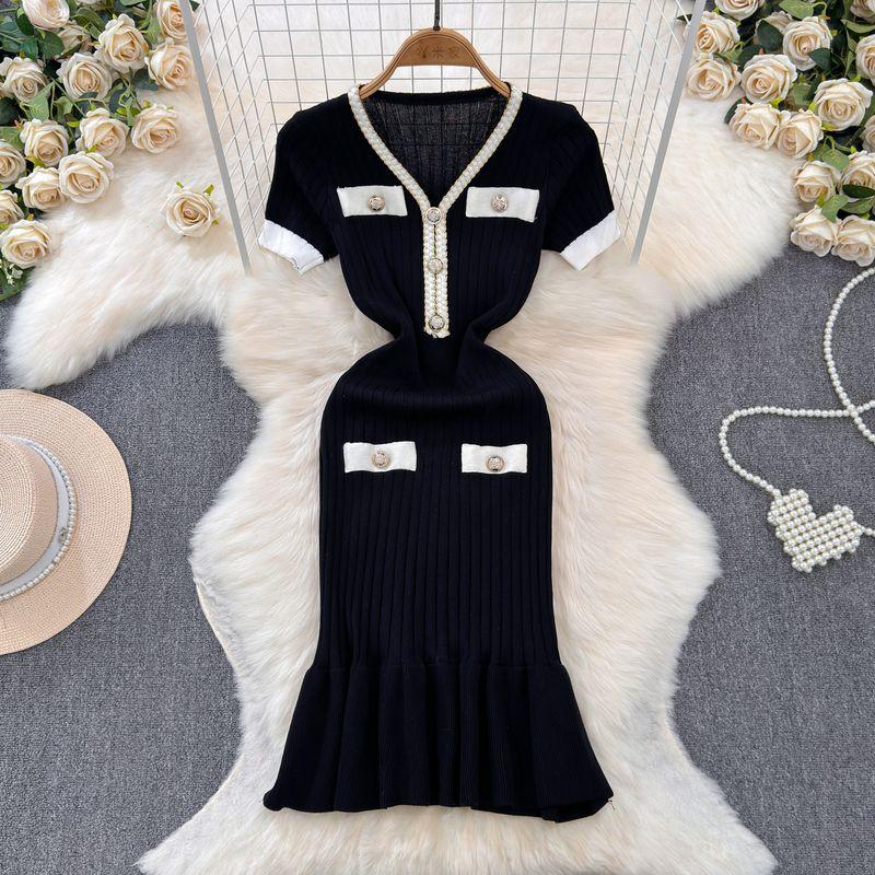 

V Neck Fishtail Dress Women s Summer Dress 2024 New Arrival Knitting Black Temperament Waist-Controlled Slimming Sense of Design Skirt Black All yards
