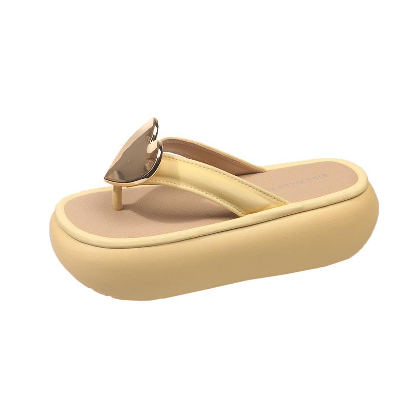 Thick-bottomed love increases the height of the slope heel, pinch your feet, cool slippers, women's summer wear, new super fire with skirt