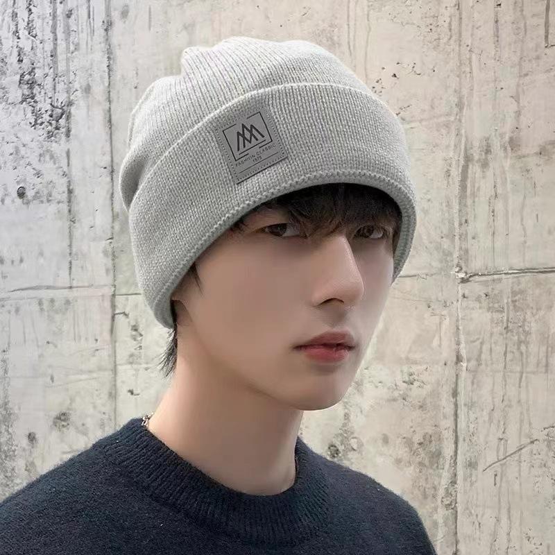 Thickened in autumn and winter, new wool hats in winter, women's trendy versatile, small face, warm ears, super thick knitted hats