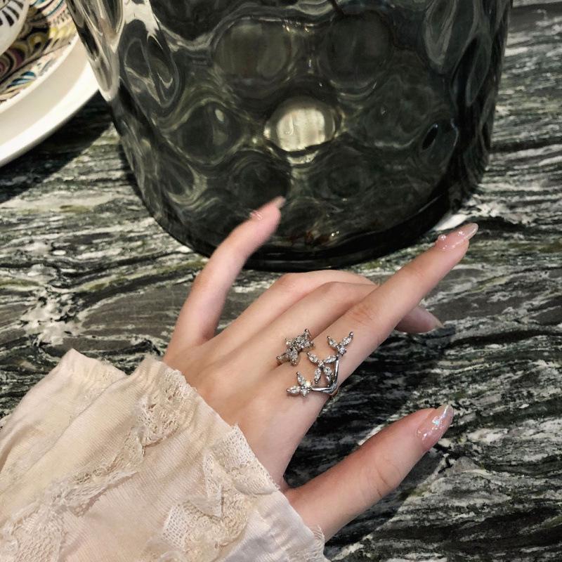 Korean & Japanese Style Petal Ring for Women - Open Design, Colorfast, Trendy, Light Luxury, Super Shiny Finger Ring Adjustable Open Size