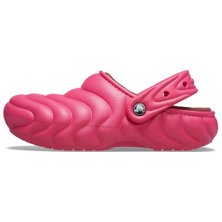 Crocs are comfortable and versatile hole shoes for men and women in pink