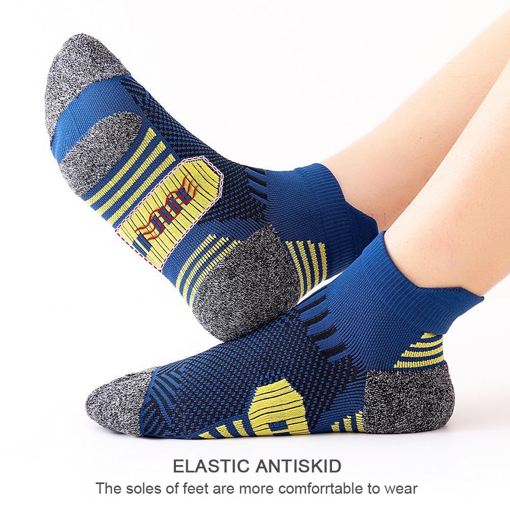 Men's Breathable Sweat-Absorbent Short Socks - Towel Bottom, Thickened for Running, Hiking, and Outdoor Sports