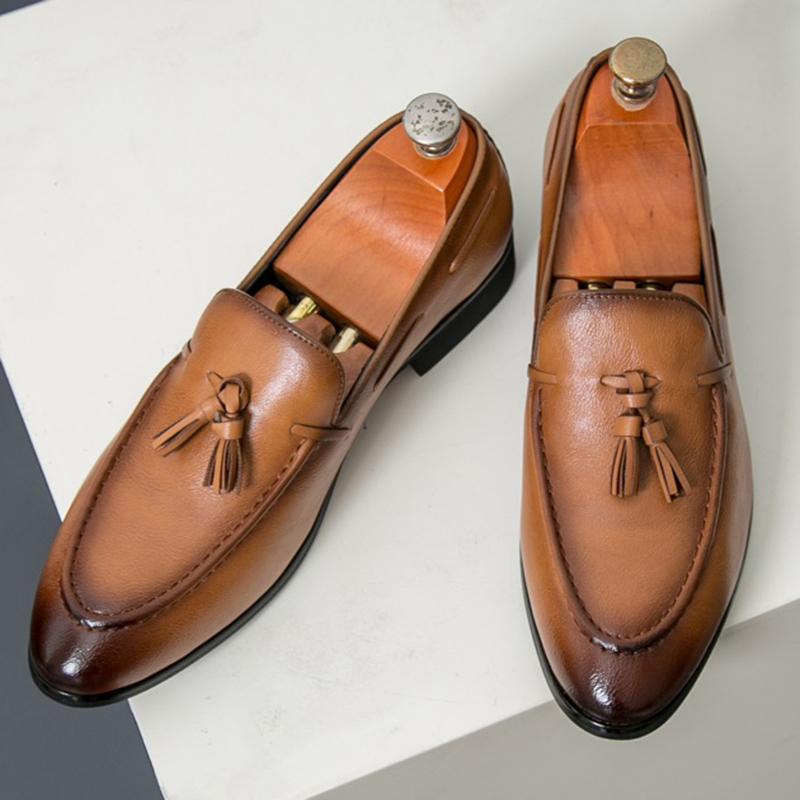 British Gentleman New Men's Pointed Tassels Slip On Shoes Male Designer Formal Wedding Prom Dress Homecoming Footwear