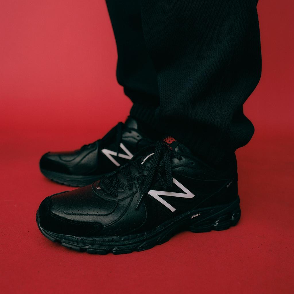 New Balance 860v2 Thisisneverthat Black Sneakers ML860TB2