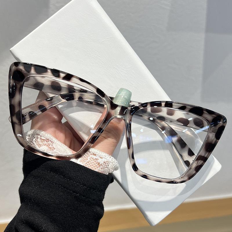 

[Vintage Fashion Glasses] Retro Fashion Glasses - Vintage Style, Minimalist Design | Clear Lenses, Stylish Eyewear, Durable, Lightweight Frames