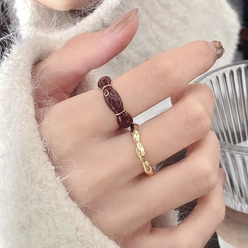 Französischer Schlichter Roter Drip-Glasur Bambusgelenk Offener Ring, Ein Kalter Weiblicher Täglicher Retro-Kombinationsring