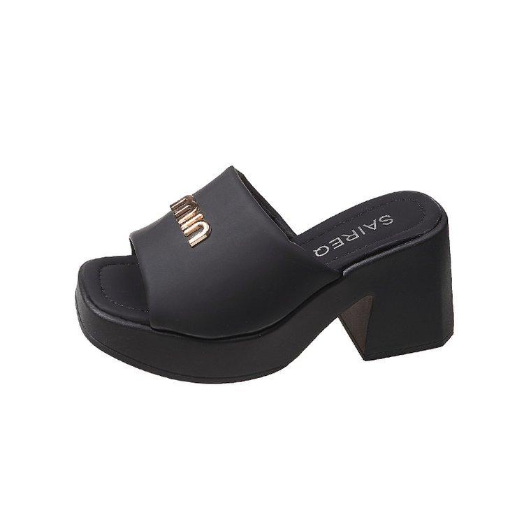 

Тапочки женские летние 2024 новые сандалии с кексами, увеличивающие рост, толстая подошва, ретро, односимвольные пляжные классные тапочки женские 35 чёрный