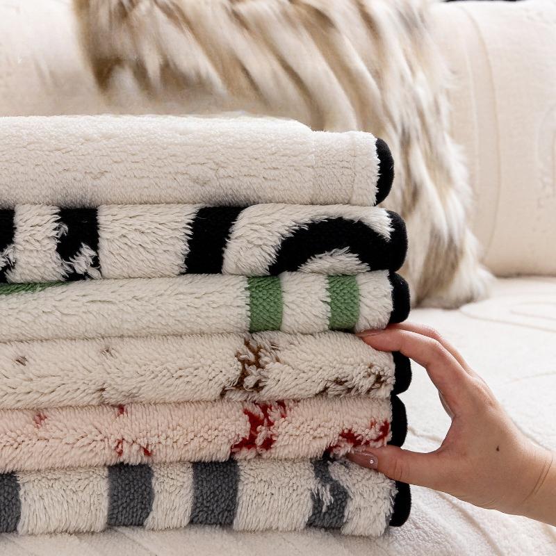 Thickened Sofa Cover for Autumn and Winter New Plush Anti Slip Warm Wear-resistant Breathable Seat Cushion Home Sofa Decoration