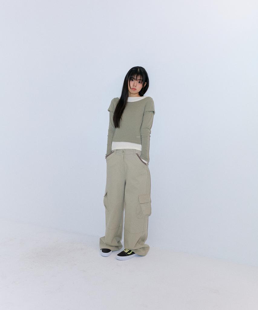 Peulleoti Two-Layered Slim Long Sleeve T-Shirt (Khaki)