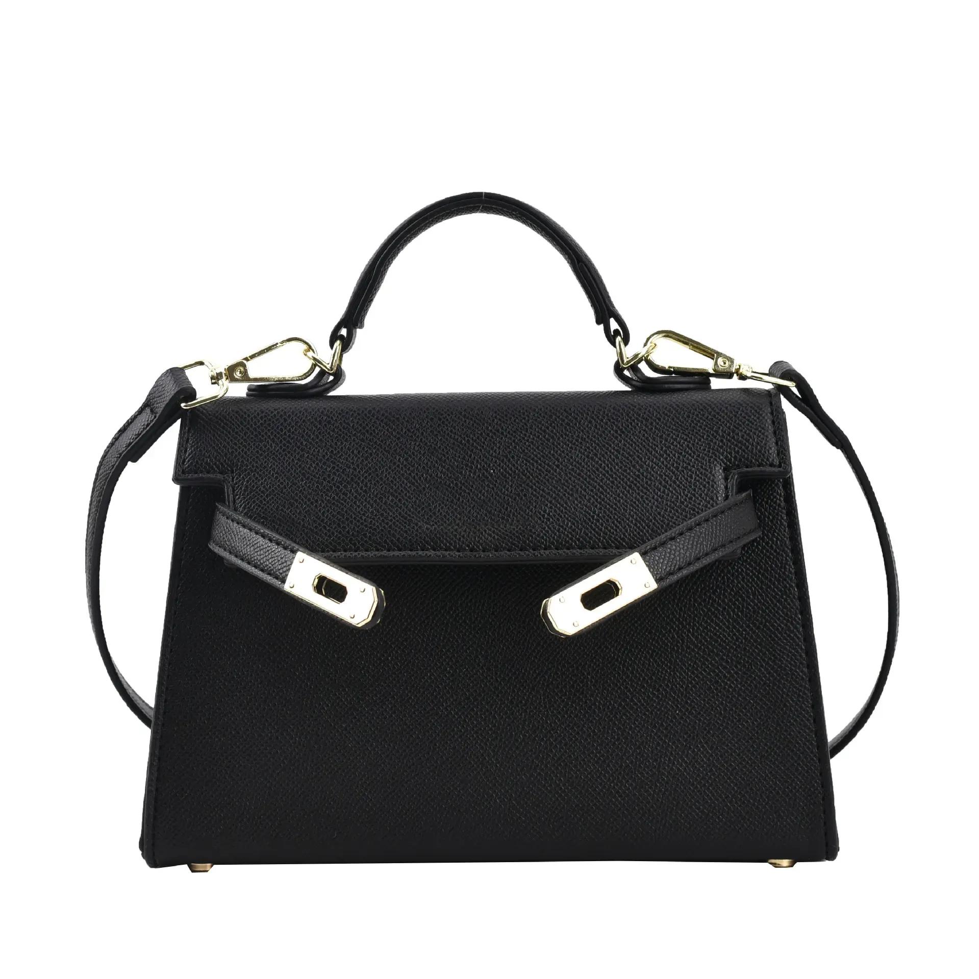 

Женская сумка через плечо большой емкости из искусственной кожи, роскошная дизайнерская маленькая квадратная сумка, изысканная одинарная сумка с замком и пряжкой With logo