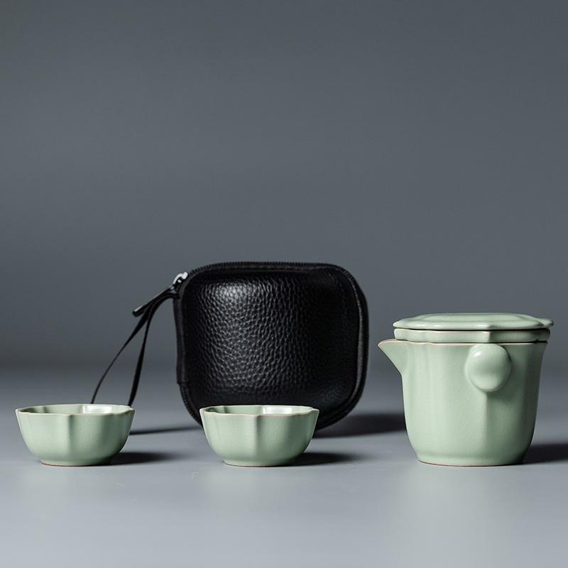 

Ru Kiln Gongfu Tea Set Portable Bag One Pot Two Cups Ceramic Quick Tea Cup светло-зеленый
