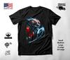 Camiseta Jogador de Futebol Esqueleto Capacete Vermelho Preta Unissex P-2GG
