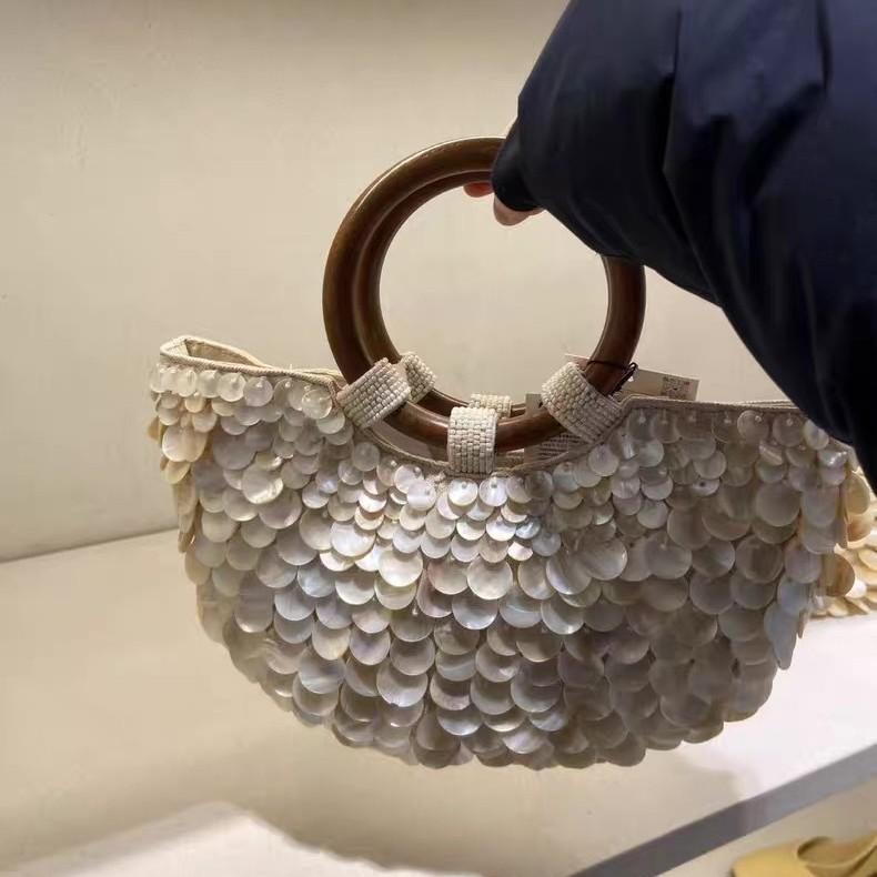 Spring And Summer High-End Pure Handmade Natural Shell Bag Fairy Handheld Girl Bag Niche Bag Personality Trend