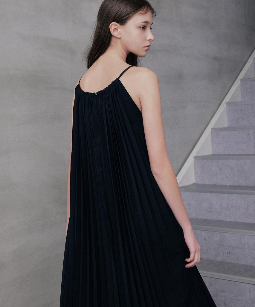 Rank 5 [Nellie] Pleats One-Piece