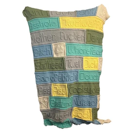 Zabawny koc z przekleństwem Ręcznie robiony kolorowy koc patchworkowy Humoryczny koc dziergany Miękki pled na kanapę, łóżko, krzesło biurowe, prezent gag