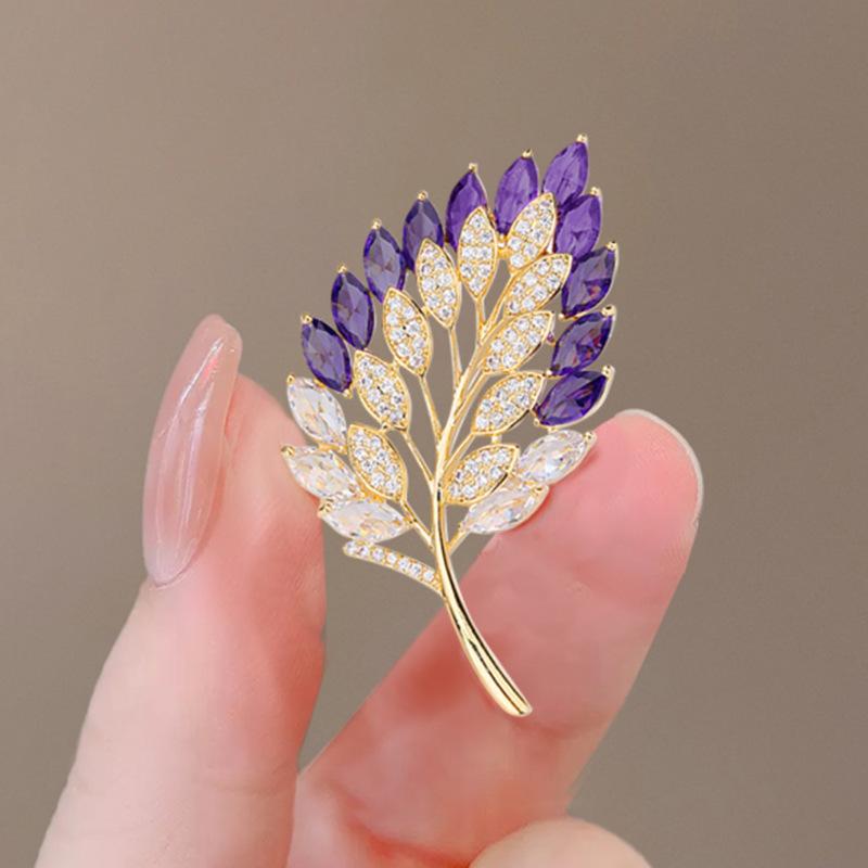 Fioletowa broszka w kształcie liścia dla kobiet Wysokiej klasy i wykwintna broszka do garnituru Modny i elegancki dodatek do odzieży