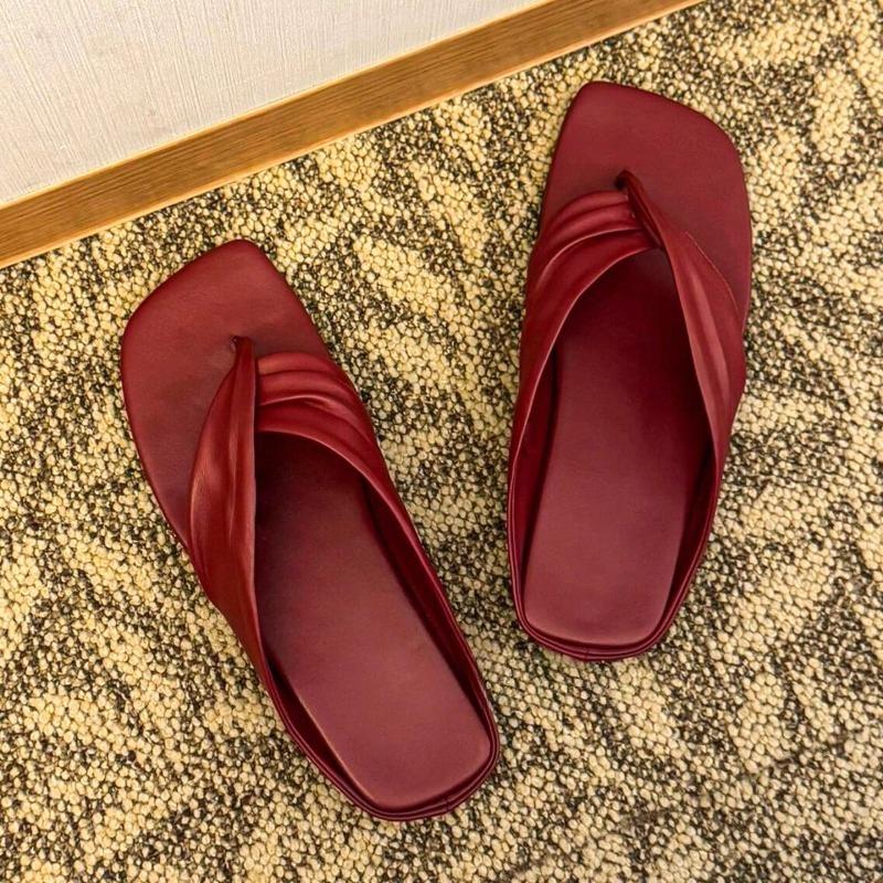 Fashion Minimalist Wind Flip Toe Flat Bottom Drag Women Xia Xin Outside Wear Square Head Pleated Soft Bottom Non-Slip Flip-Flops