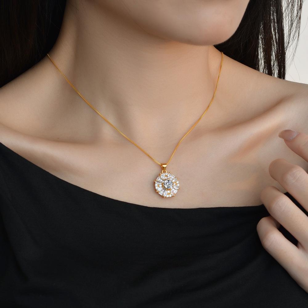 Exquisite Sterling Silver Kaleidoscope Moissanite Pendant Necklace for Women