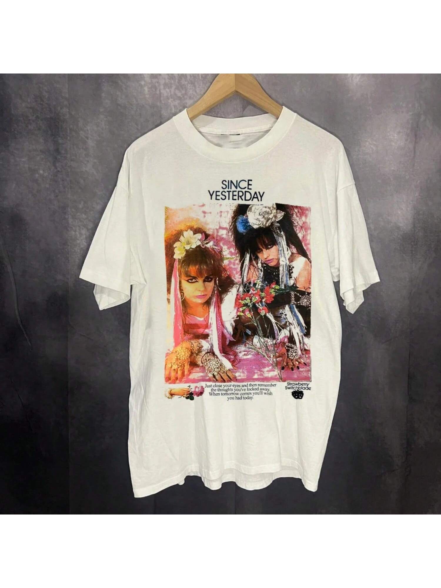 

Strawberry Switchblade Band Gift For Fan S To 5XL T-Shirt GC1591 XXXXXL чёрный