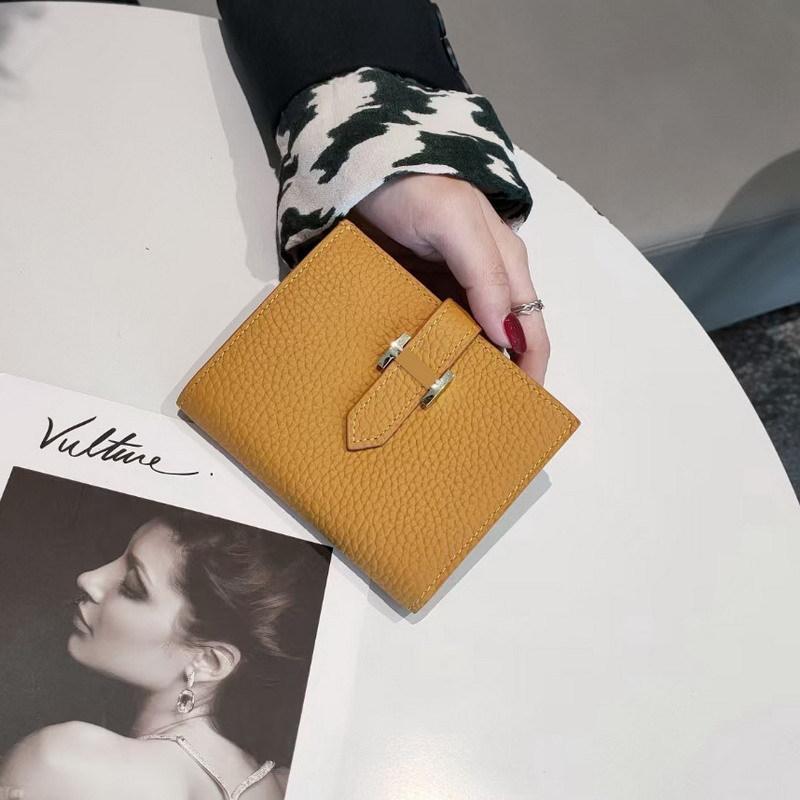 2025 Genuine Leather Women Wallets First Layer of Cowhide Short Purse Branded Design H Hasp Wallet Billfold Without Logo