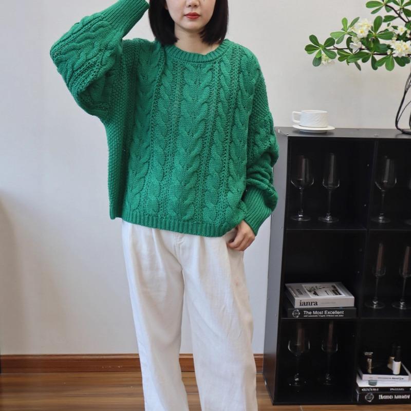 Autumn and winter new retro twist knitted sweater top loose round neck lazy wind sweater pullover woman