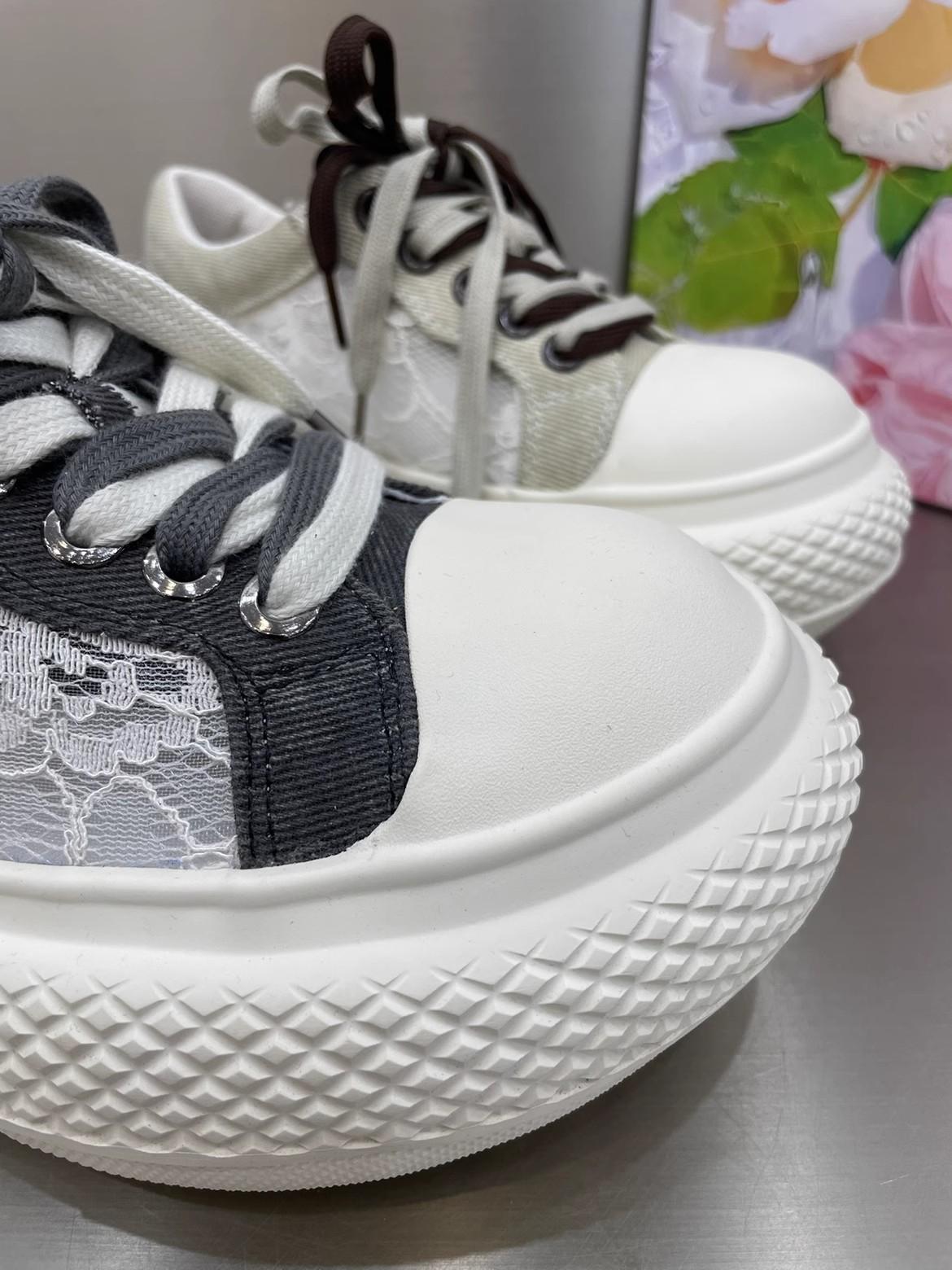 

Большой размер Осень Зима Новая женская обувь Кожа Легкая платформа Белые туфли Весна Дышащие Спортивные Женские Плоские Повседневные Туфли 35 чёрный