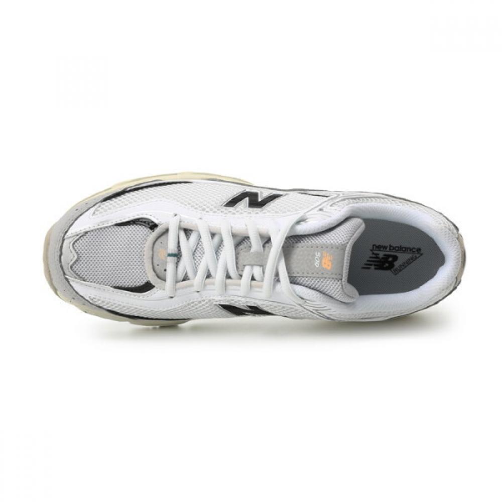 New Balance 509