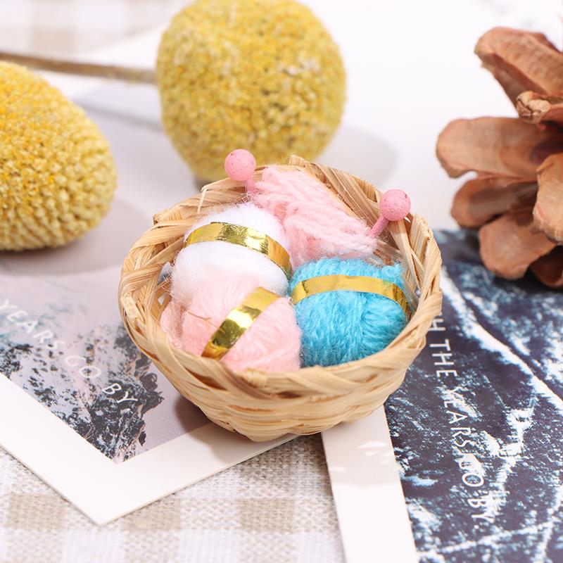 Wollstricken Heimarbeit Bambuskorb Nadelkugeln von 1/12 Puppenhaus Miniatur