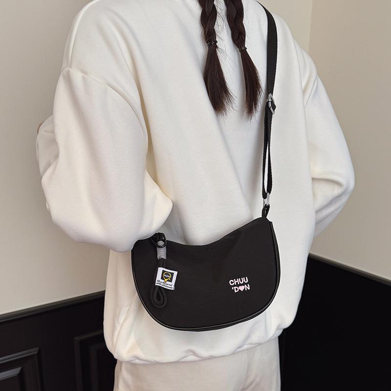 Casual bag women's autumn and winter new fashion versatile shoulder messenger bag niche design dumpling bag