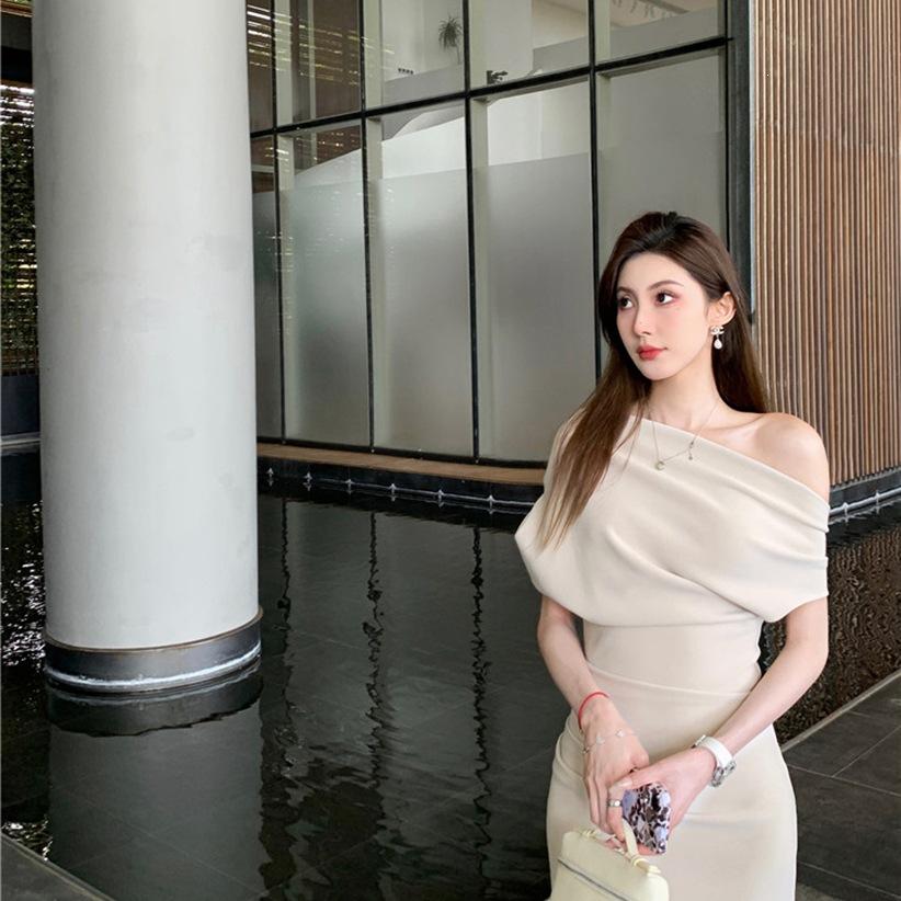 Off-the-shoulder Dress Women's Spring and Summer Waist and Thin Temperament Pleated Skirt French One-word Shoulder Sexy Small Dress Long Dress