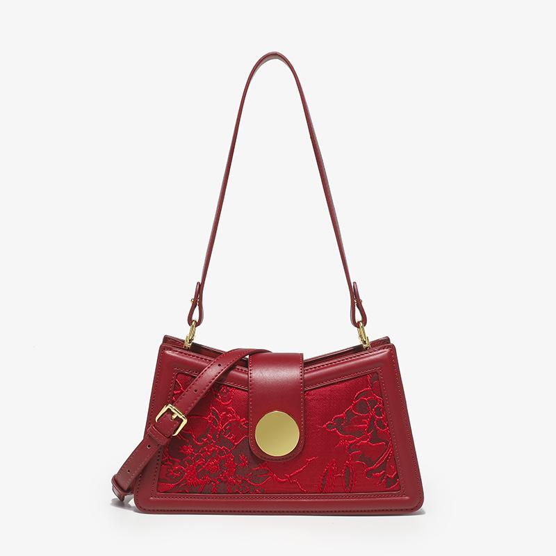 Red women's bag 2024 new model niche design embroidered wedding bag underarm crossbody handbag Chinese style bridal bag