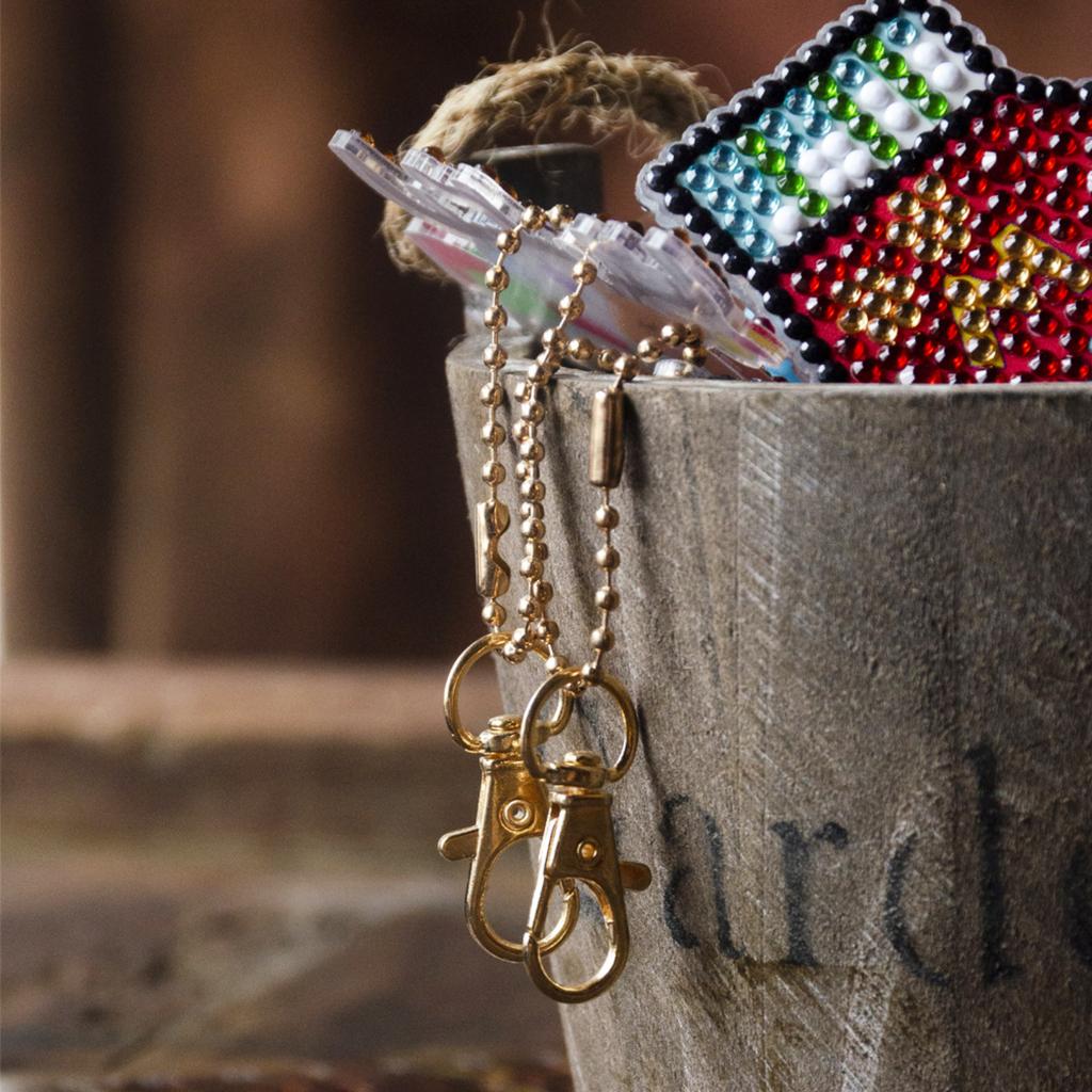 Diamond painted acrylic DIY point diamond keychain pendant, hand-pasted diamond pendant.