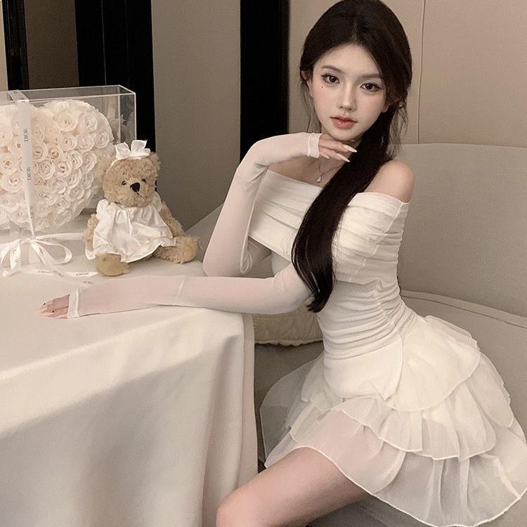 Chic Autumn Two-Piece Set: Sweet & Spicy Milk Top and Cake Skirt