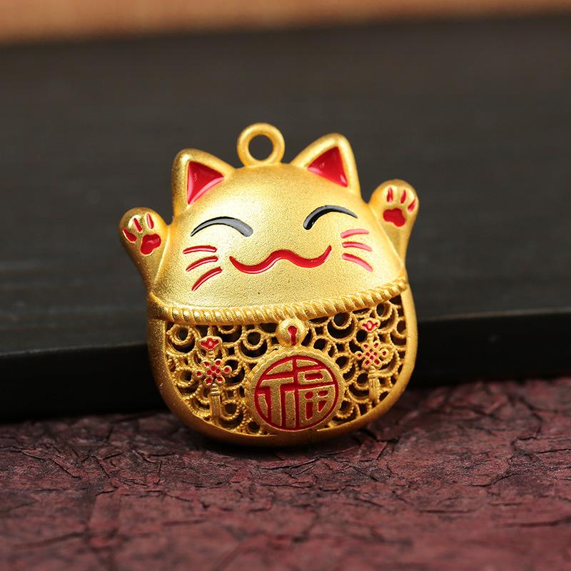 

Брелок для ключей цвета песочного золота, креативный брелок в виде машинки с котом Zhaocai, подвеска, выдолбленная подвеска в виде кошачьей капельницы с эмалевым покрытием