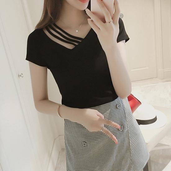 Summer Korean Version Slimming Short Sleeved Solid Color Base Shirt V-neck Shoulder Slip T-shirt Fashion Women's Clothing