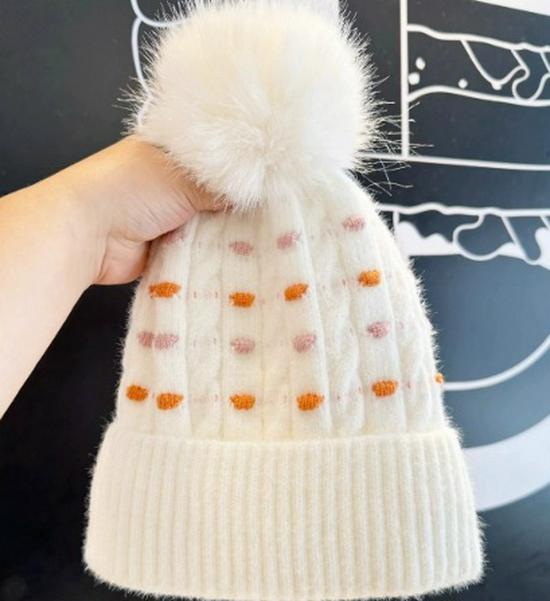 

Polka Dot Jacquard Knit Wool Hat Fleece-Lined Warm Winter Outdoor Hat for Women