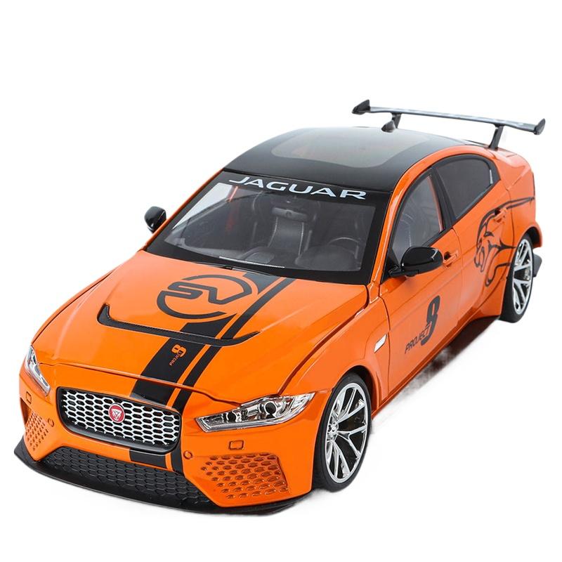 

1/18 Jaguar XE SV Project 8 SUV Alloy Sports Car Model Diecast Metal Racing Car Vehicles Model Sound and Light Children Toy Gift помаранчевий