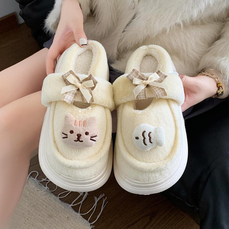 Fashion Cute Cartoon Plush Decoration Indoor Slippers Women 2025 Winter Sweet Bowknot Indoor Slippers Warm Short Plush Bedroom Slides