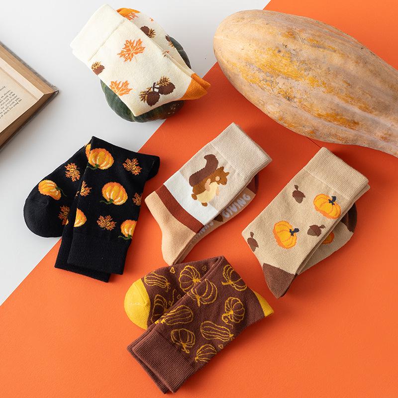 European & American Halloween Cartoon Socks: Pumpkin & Squirrel Mid-Calf Cotton for Men & Women