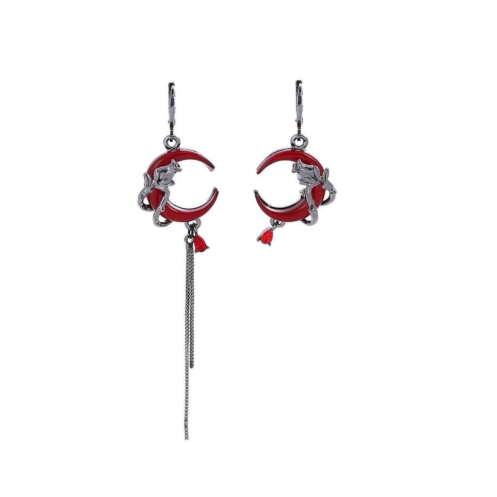 Mori-Style Dark Red Crescent Moon Asymmetrical Tassel Ear Cuff - Luxury Retro High-End Fashion Earrings