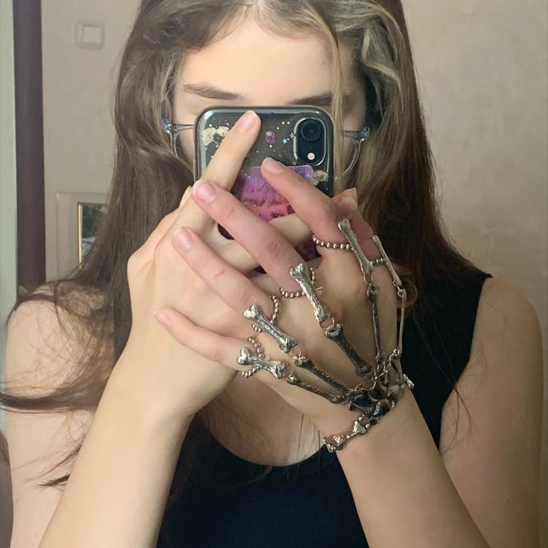 Halloween Ornaments Stretch Bracelets Punk Exaggerated Skull Fingers Bones Jointed Fingers Bracelets Women'S Jewelry